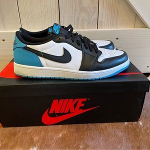 Mens 10.5 Nike Jordan low shoes